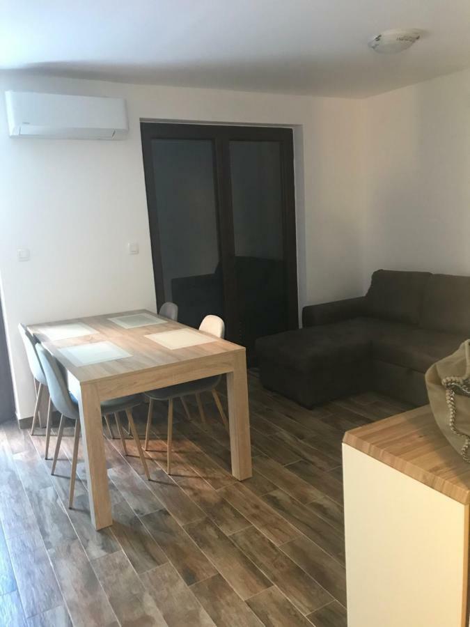 Apartments Simoneta Malinska Extérieur photo