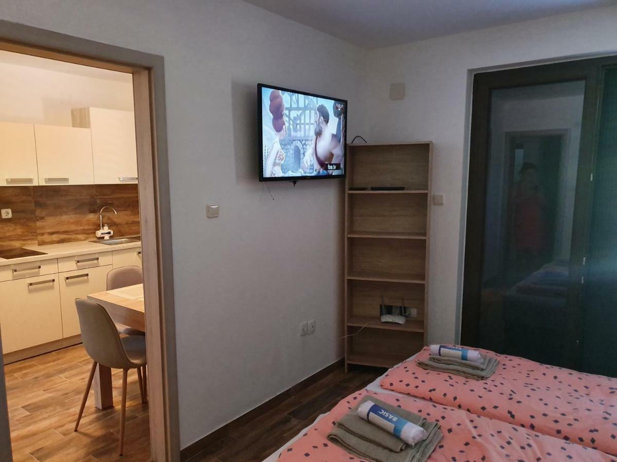 Apartments Simoneta Malinska Extérieur photo